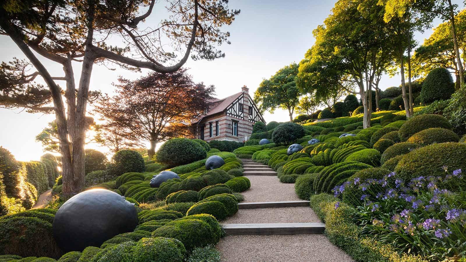 Lạc bước ở “xứ sở thần tiên” Jardins d’Étretat miền Bắc nước Pháp